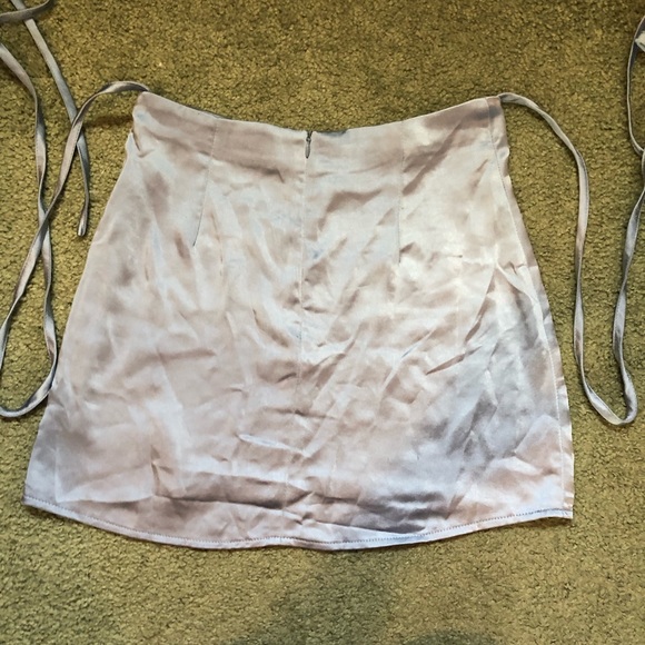 MOTEL Lilah Crop Top and Araya Mini Skirt in Satin Daylight Blue Set XS and XXS - Picture 7 of 11